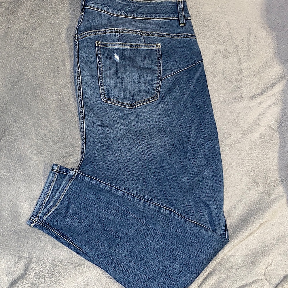 Torrid size 22S med wash jeans